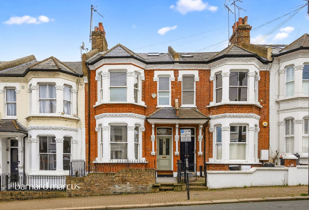 Property photo 1 of 17