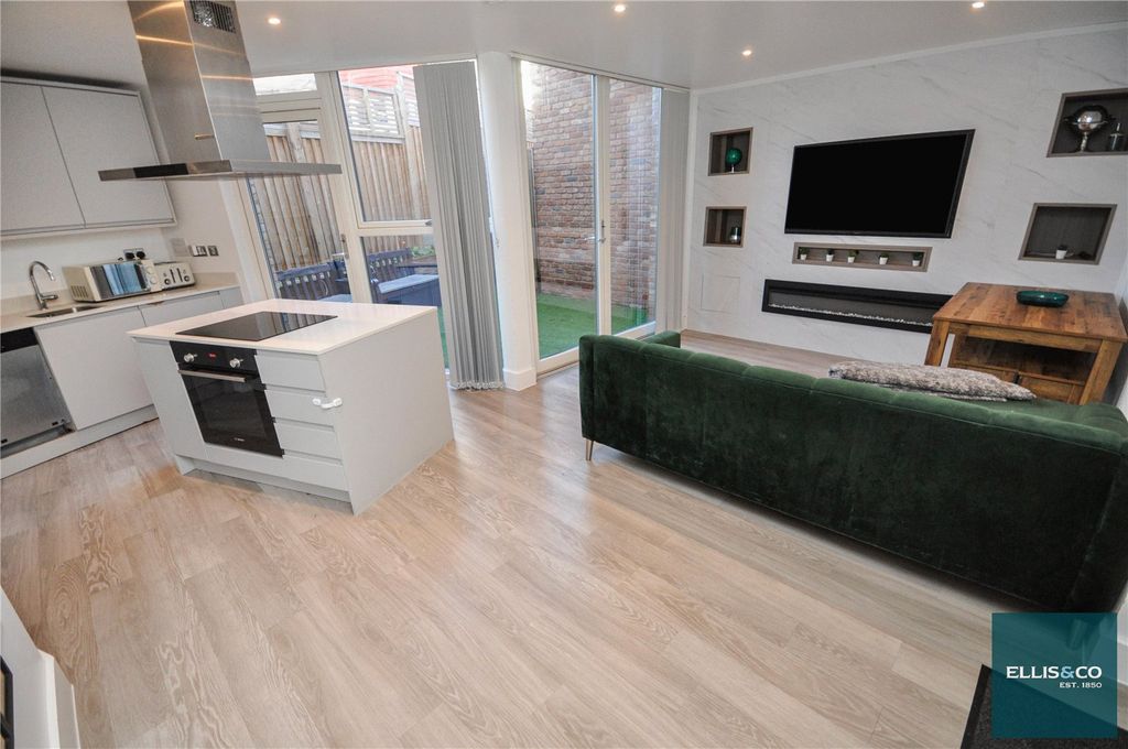 Property photo 1 of 10 Picture No. 11