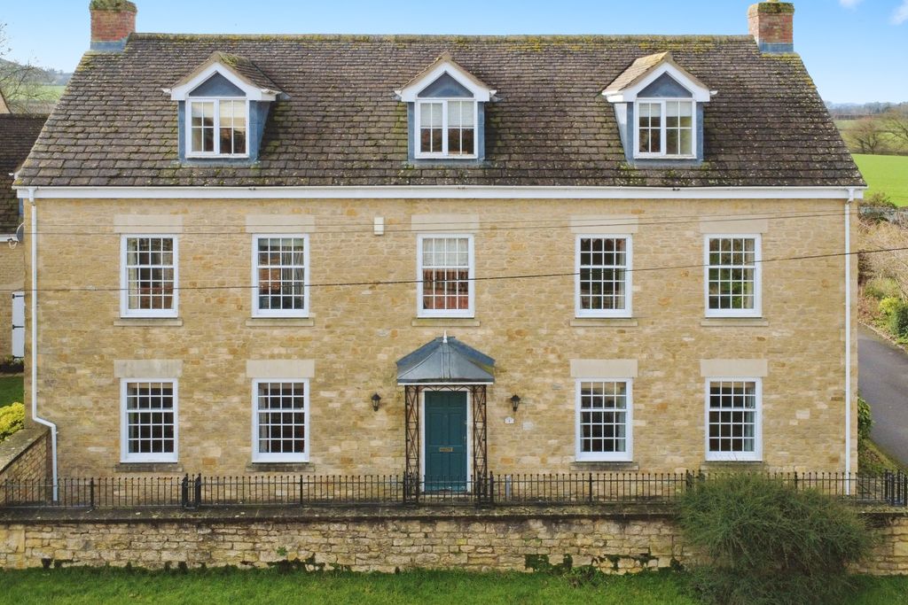 Property photo 1 of 35