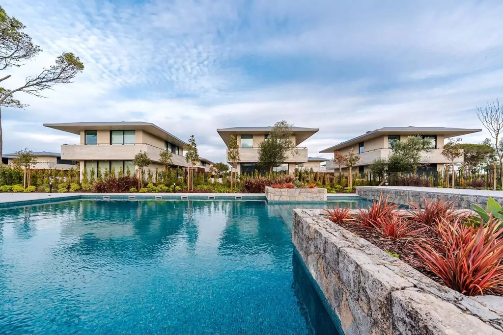 Property photo 1 of 12 Portugal | Cascais E Estoril | 4 Bedrooms | 4 Bathrooms | 194 Sqm | €1,800,000