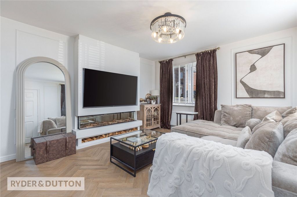 Property photo 2 of 22 Lounge