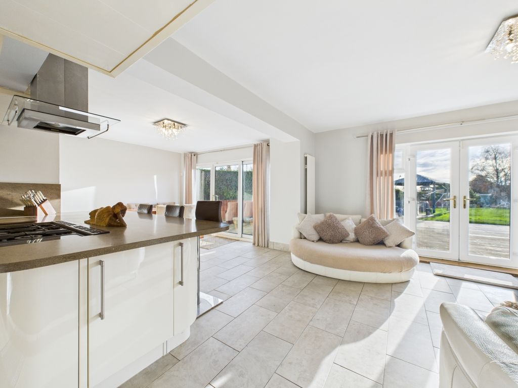 Property photo 2 of 33