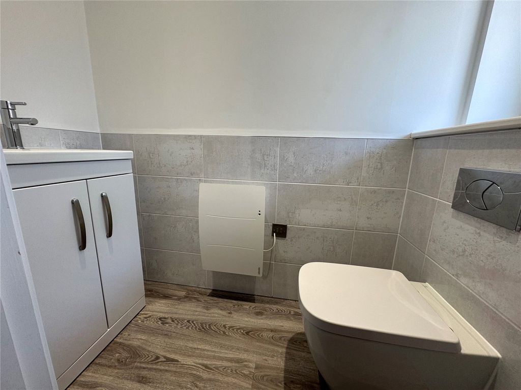 Property photo 3 of 19 Picture No. 32