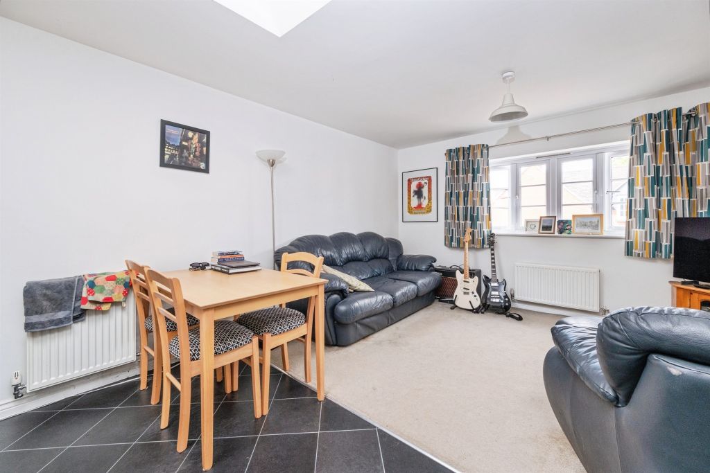 Property photo 3 of 11
