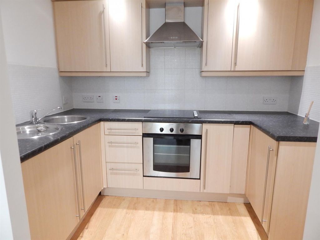 Property photo 3 of 7 Regency Court, 7 Waterloo Road, Stalybridge Sk15 2