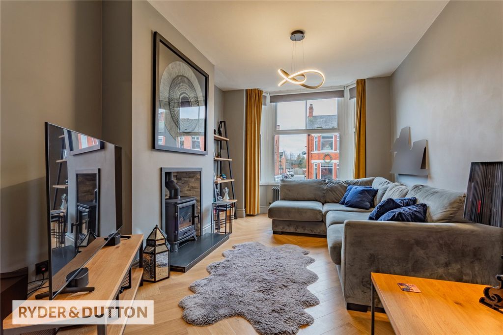 Property photo 2 of 23 Picture No. 16