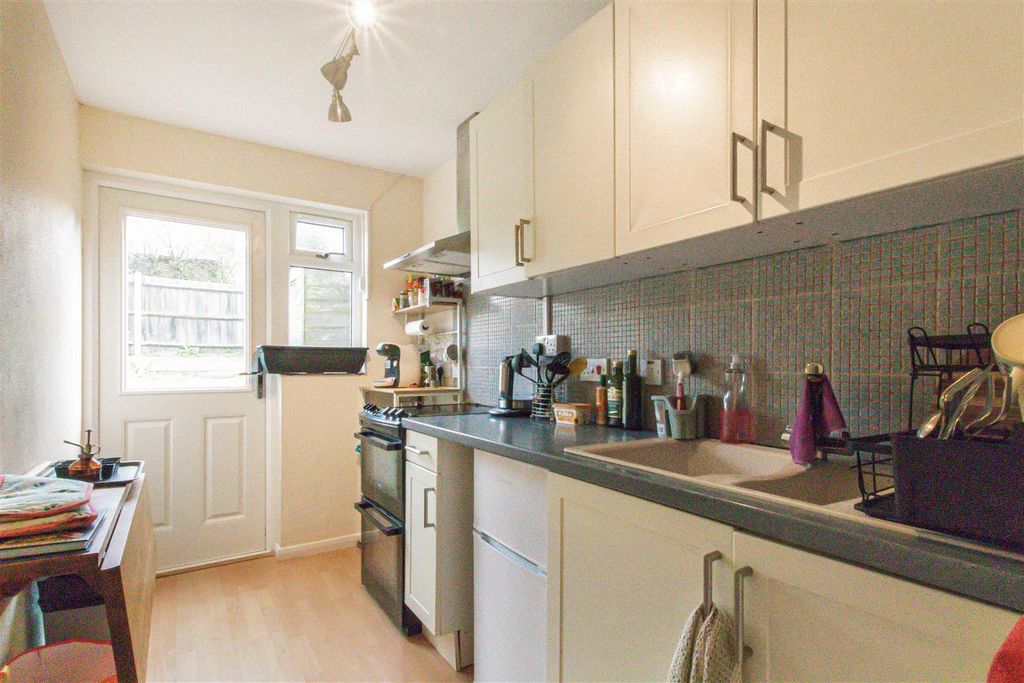 Property photo 3 of 8 2_77342.Jpg