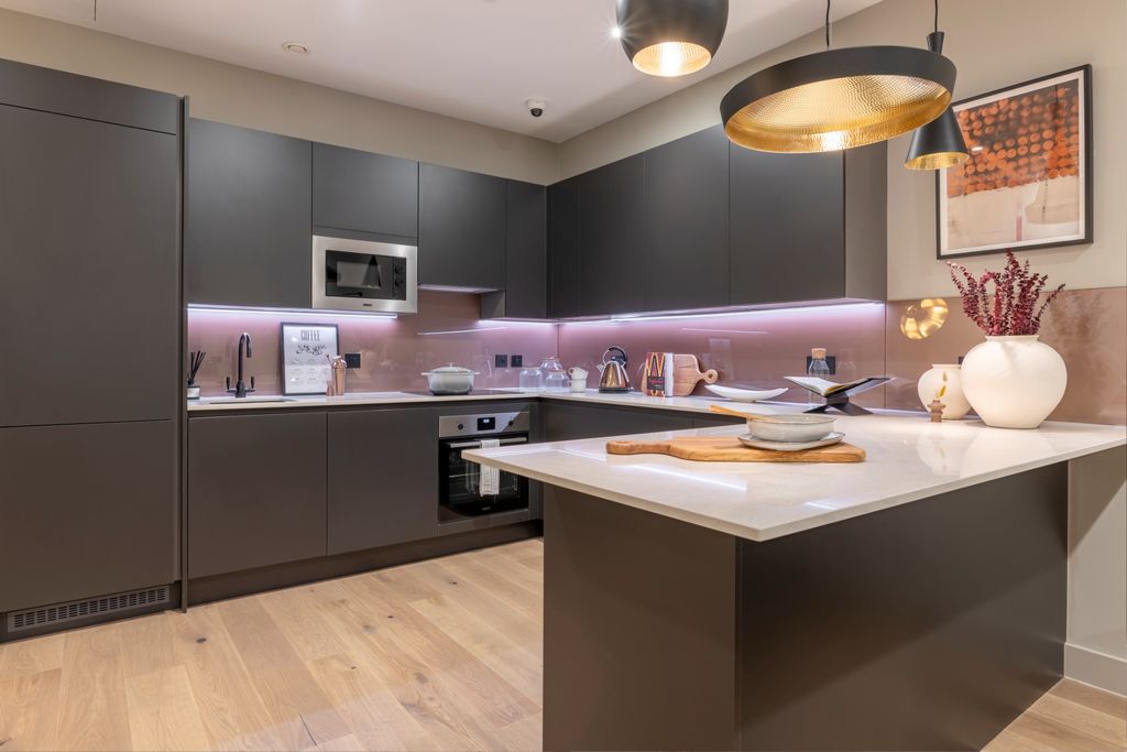 Property photo 2 of 30 Ryland Bookable Suite