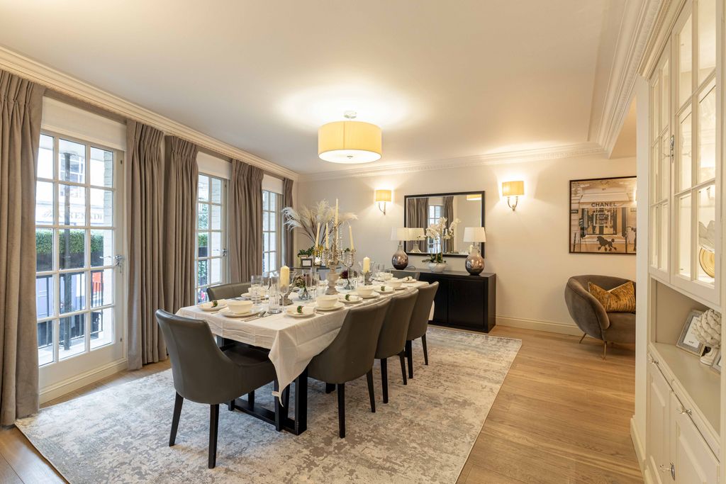 Property photo 3 of 17 Picture 3