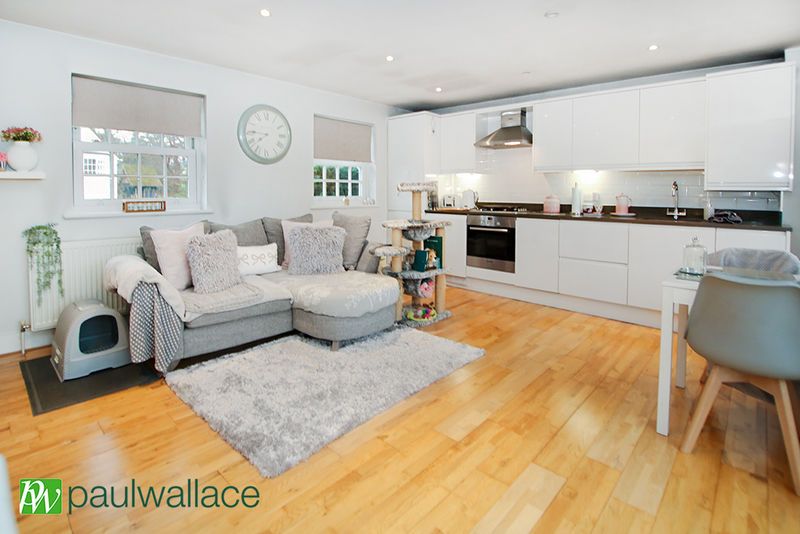 Property photo 3 of 11 Lounge/Kitchen