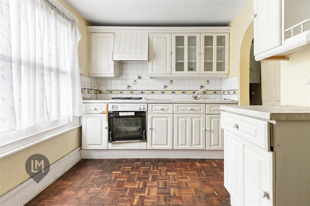 Property photo 3 of 5 Kitchen