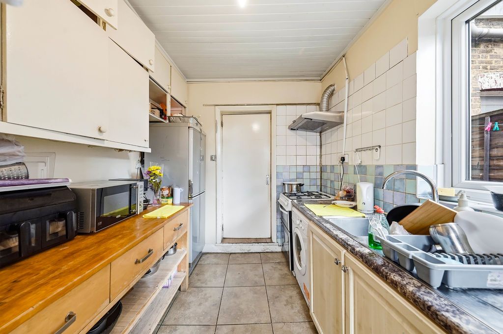 Property photo 2 of 18 Photo 11