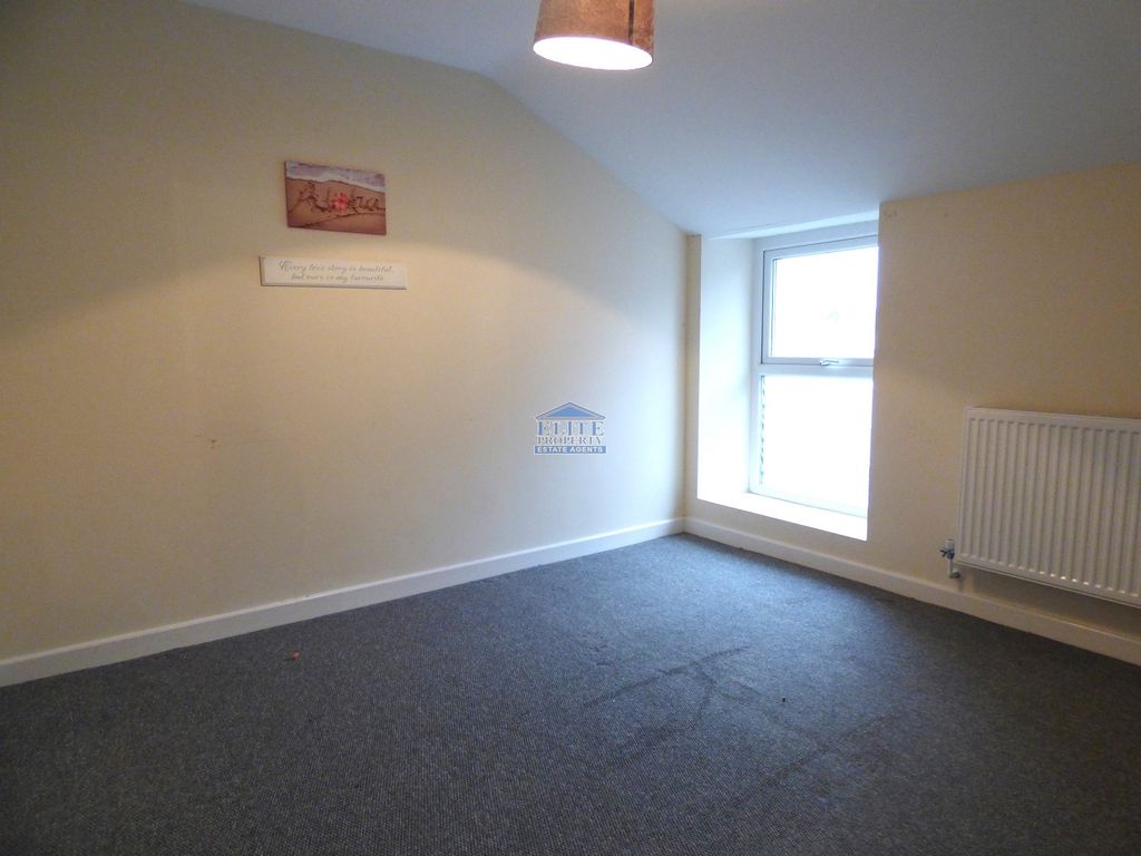Property photo 3 of 4 Bedroom 1