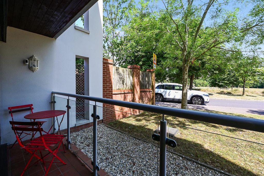 Property photo 1 of 10 Terrace