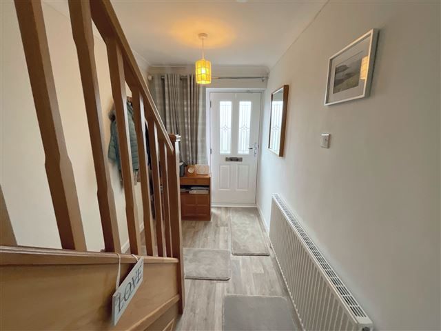 Property photo 2 of 21 Hallway