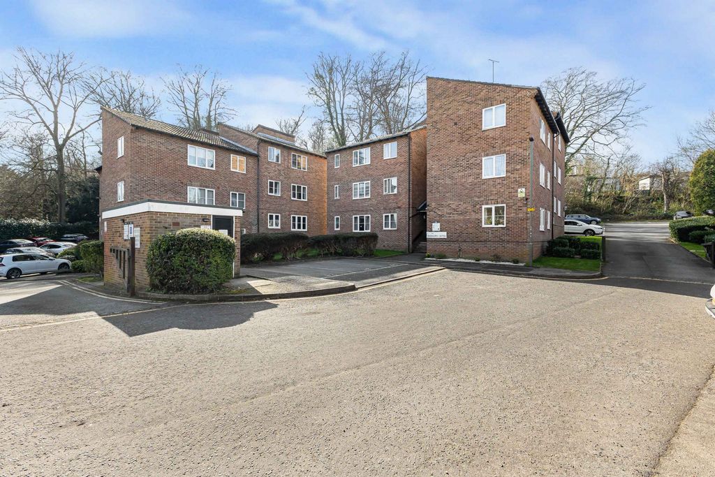 Property photo 1 of 12 Photo 7