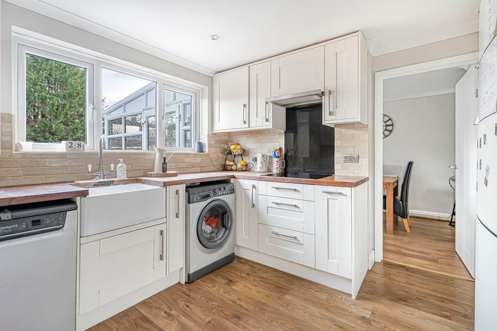 Property photo 3 of 24 Kitchen