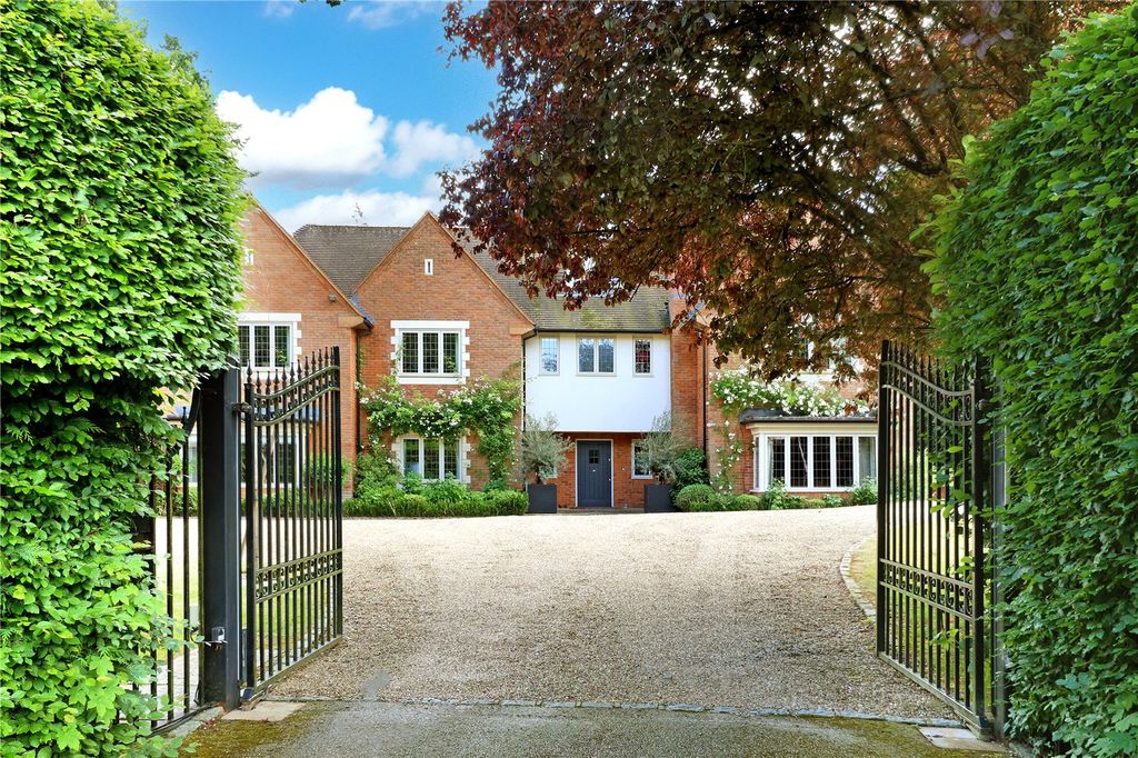 Property photo 3 of 31 Dubarry House