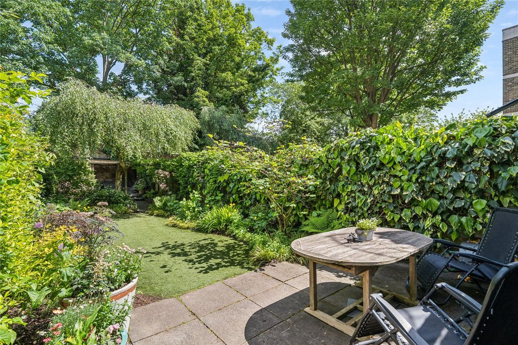 Property photo 1 of 27 Garden