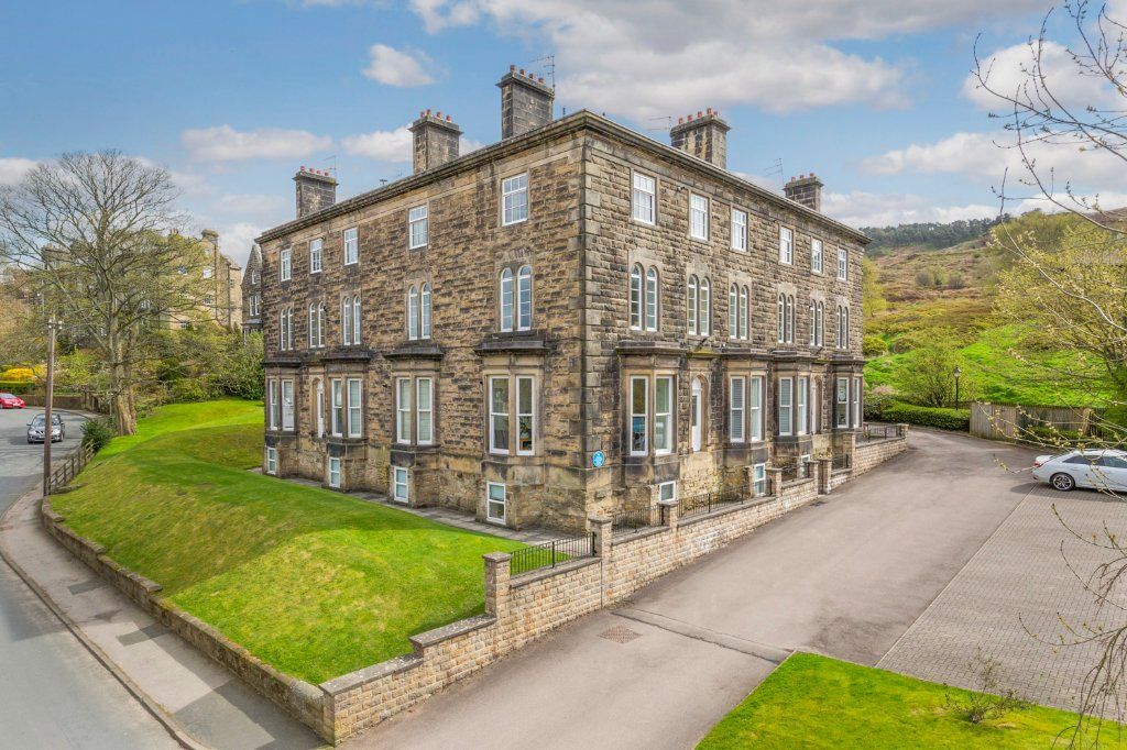 Property photo 1 of 16 Hillside Court