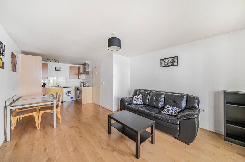 Property photo 3 of 10 Picture No. 02