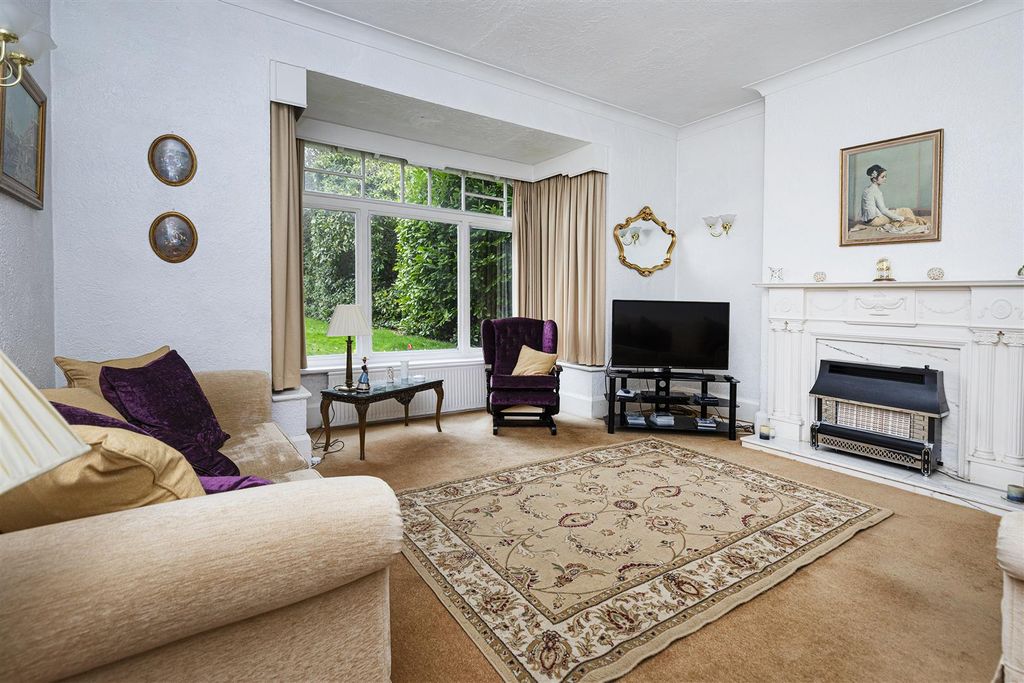 Property photo 3 of 49 Lounge