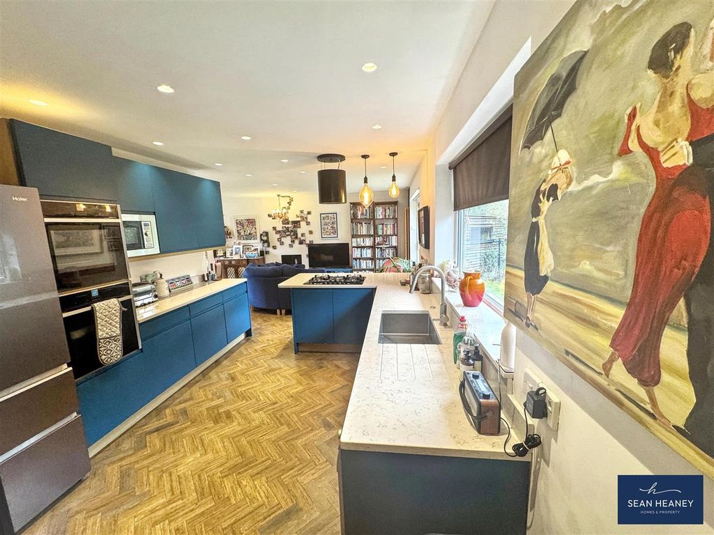 Property photo 2 of 22