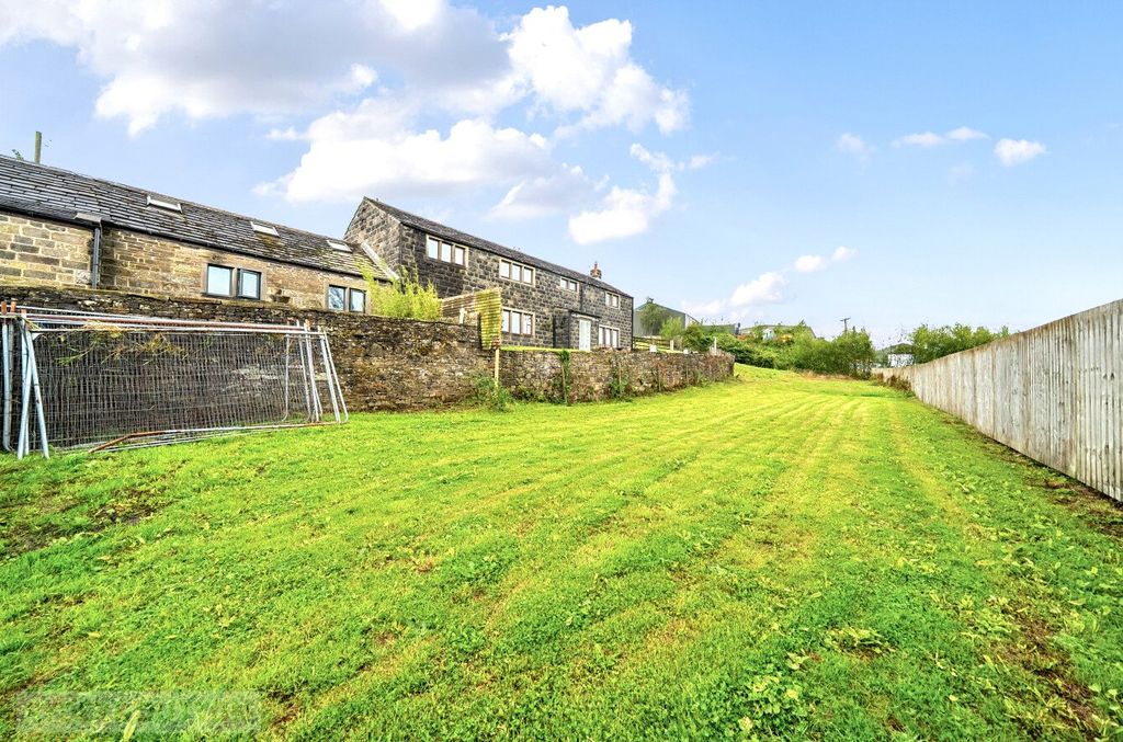 Property photo 3 of 27 Picture No. 26