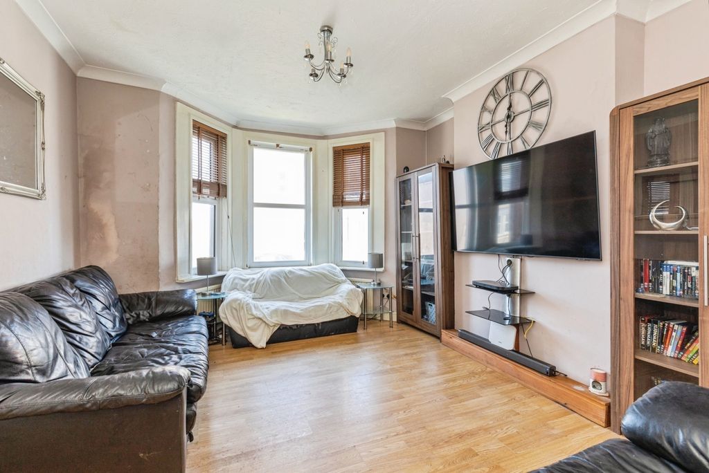 Property photo 2 of 17 Living Room