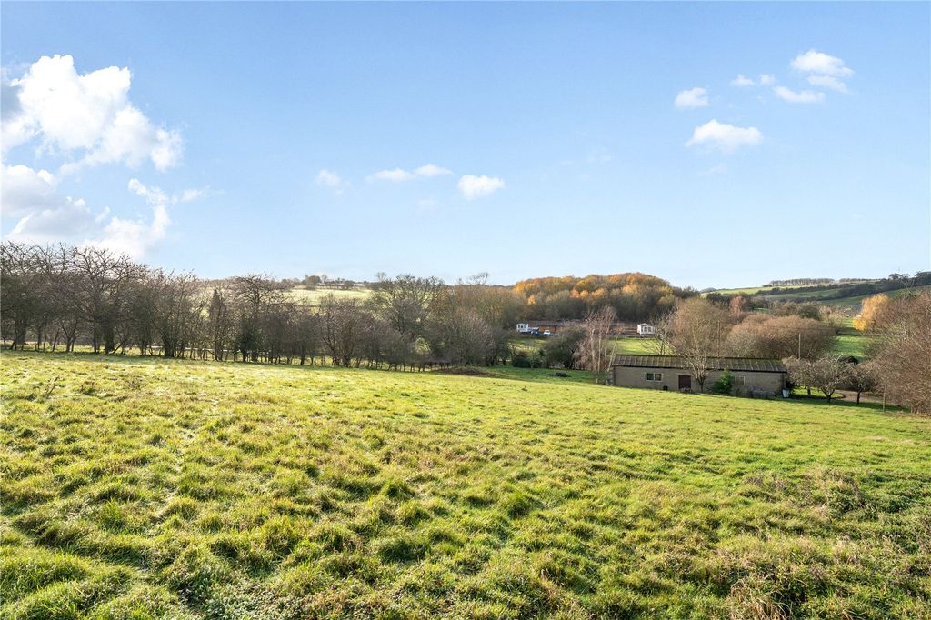 Property photo 2 of 19 Picture No. 15