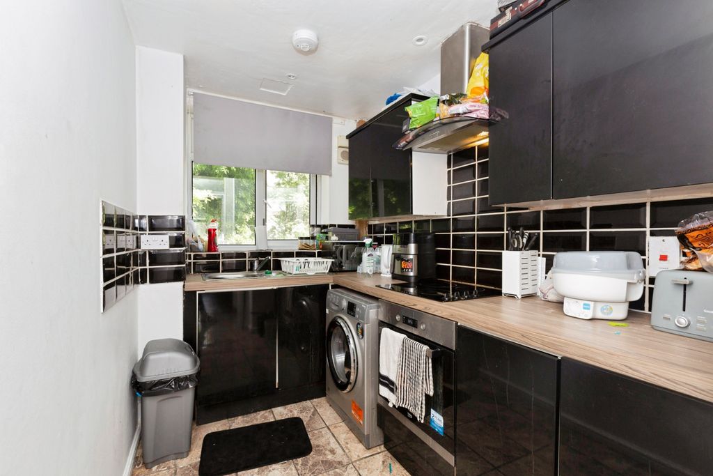 Property photo 1 of 15 Kitchen