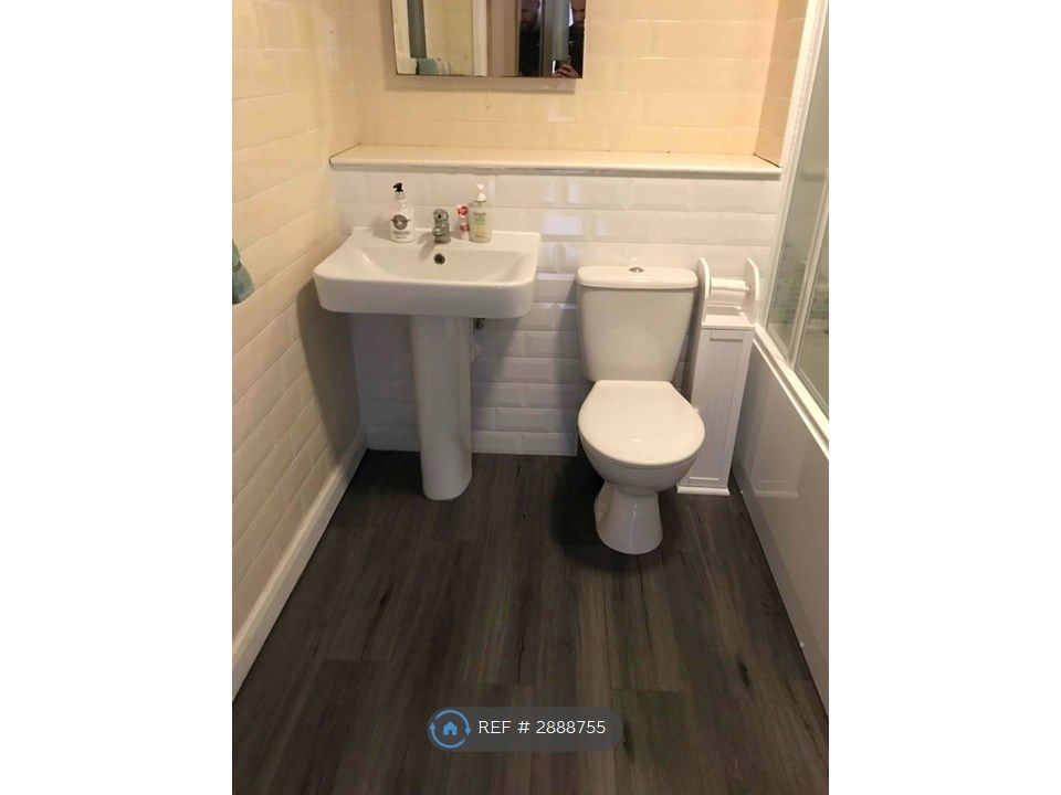 Property photo 3 of 6 Bathroom