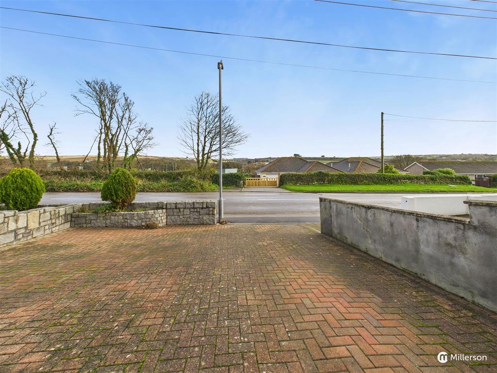 Property photo 2 of 17 Outside