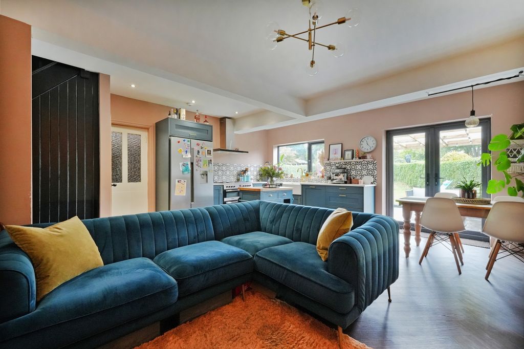 Property photo 2 of 25 Open Plan Family Room And Kitchen