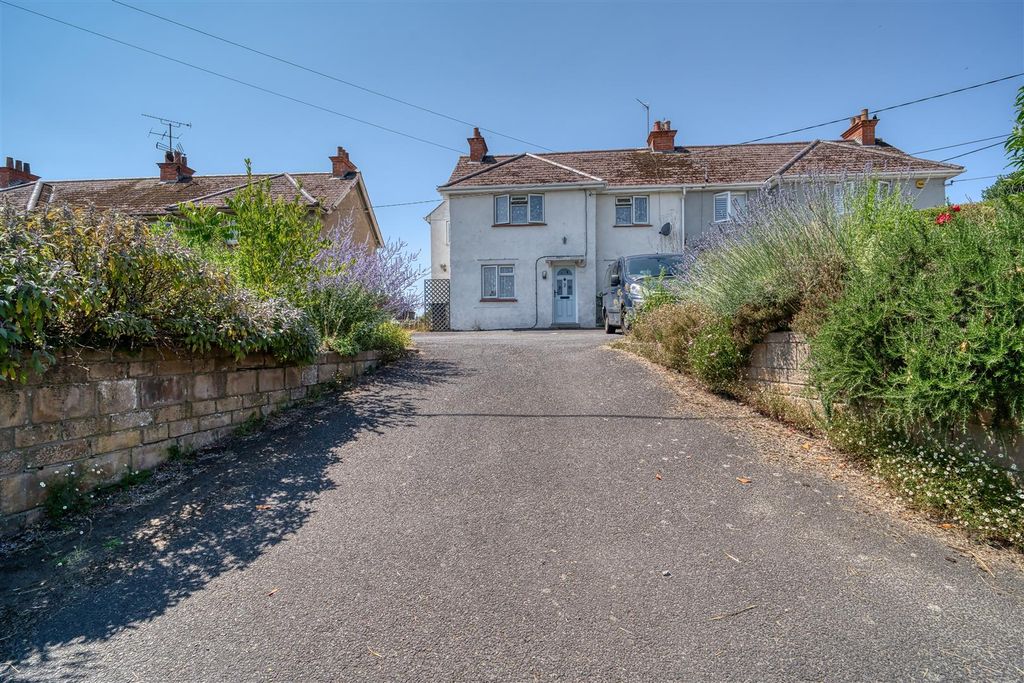 Property photo 1 of 10 Front