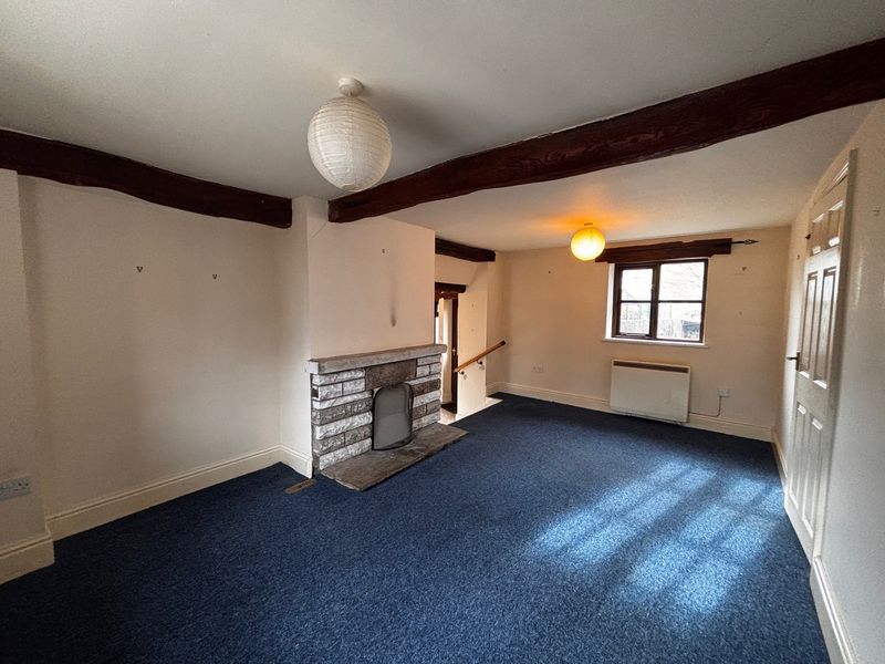 Property photo 3 of 16 Lounge