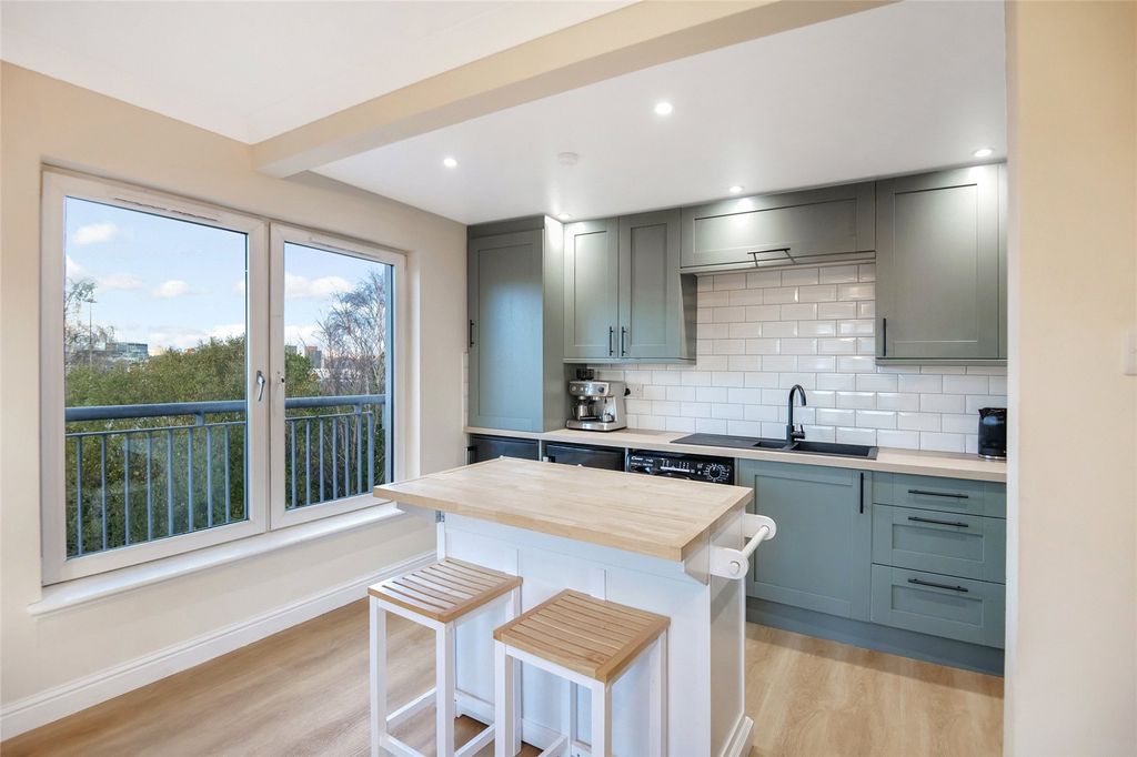 Property photo 3 of 23 Picture No. 07