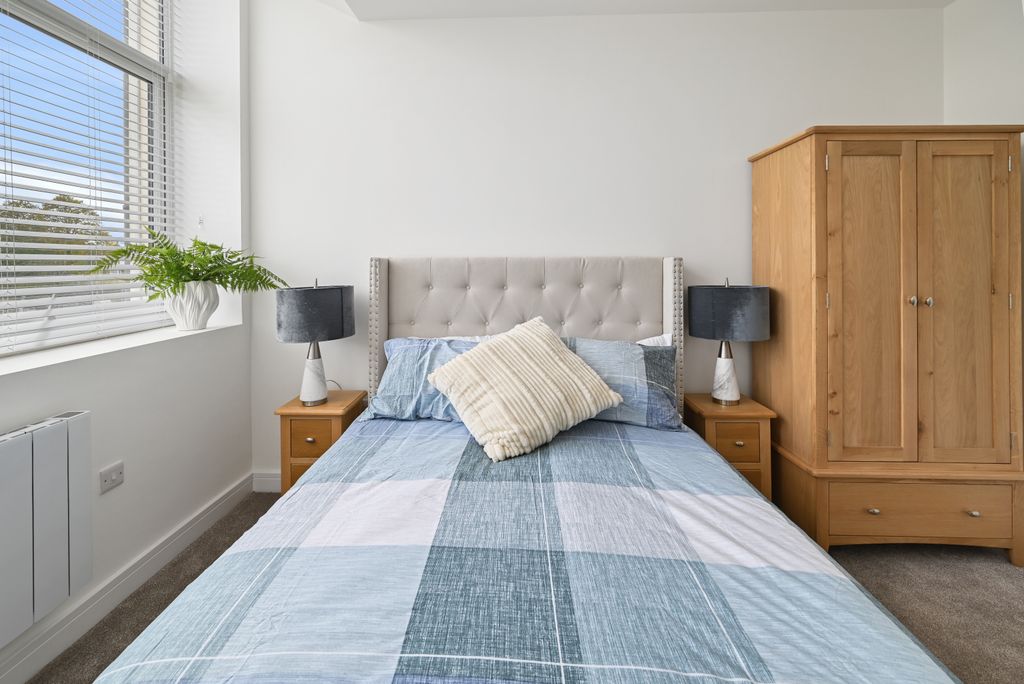 Property photo 1 of 8 Front