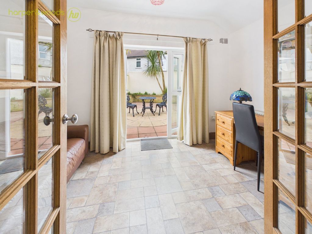 Property photo 3 of 32