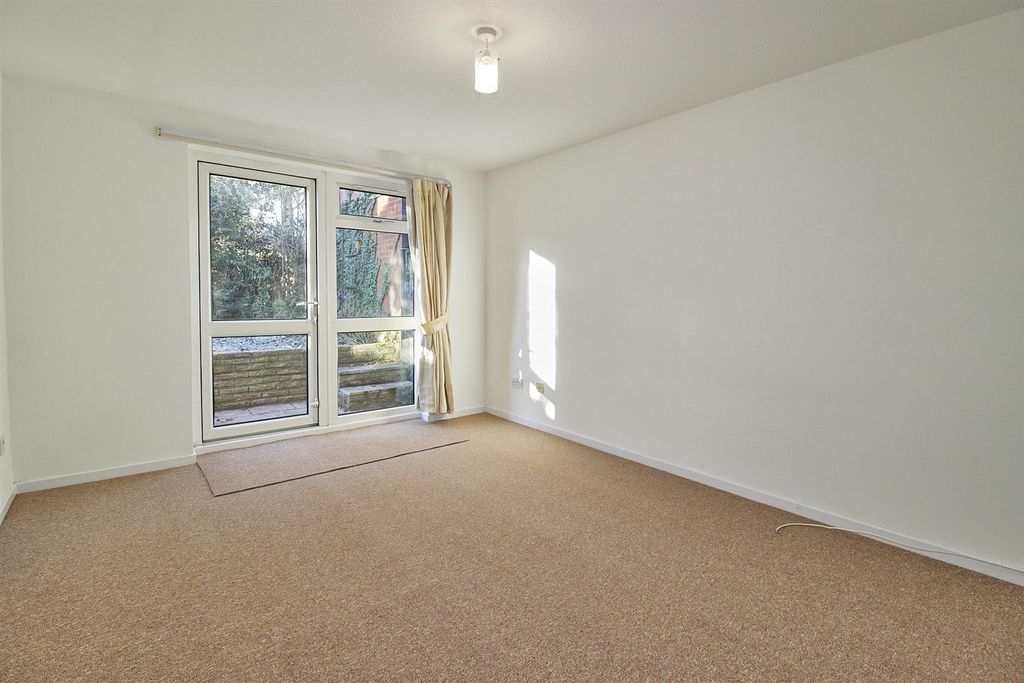 Property photo 1 of 6 Meadows Hk  1.Jpg