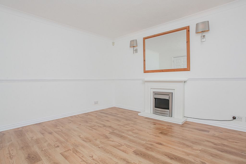 Property photo 3 of 28