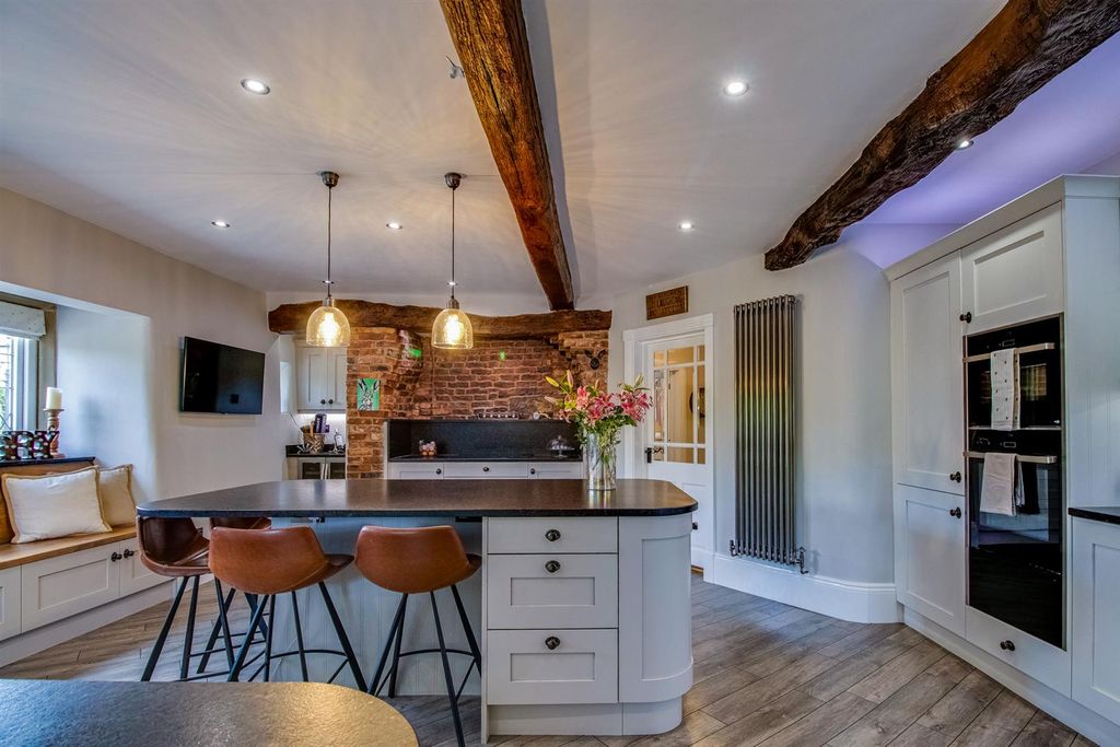 Property photo 3 of 30