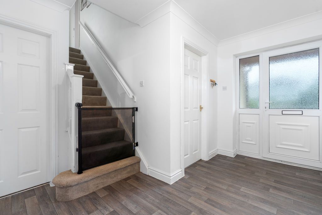 Property photo 2 of 28 25A Whitebridge Road