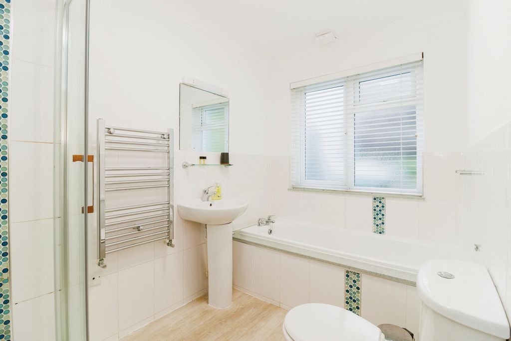 Additional image 13 of 3 bed flat for saleAlta Vista Road, Paignton, Devon TQ4