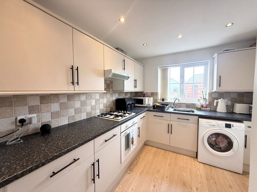 Property photo 2 of 13