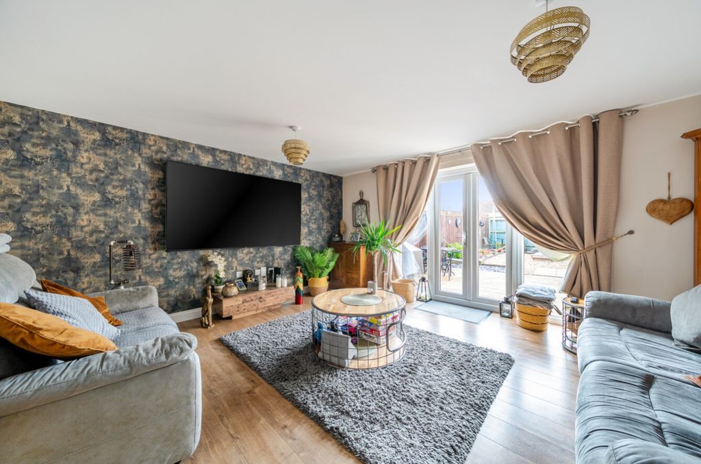 Property photo 3 of 21 1535614-16-1A13F52339Dfb