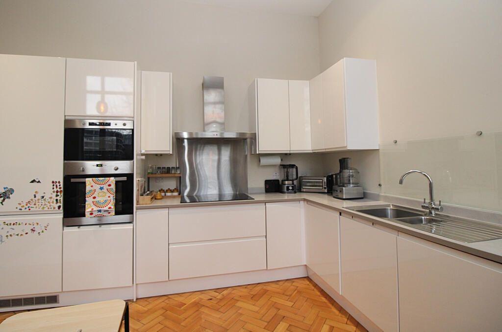 Property photo 2 of 32