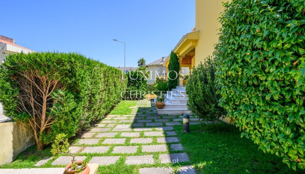 Property photo 2 of 25