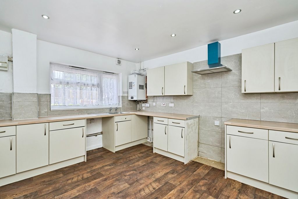 Property photo 3 of 19 Pbox-Img.Jpg