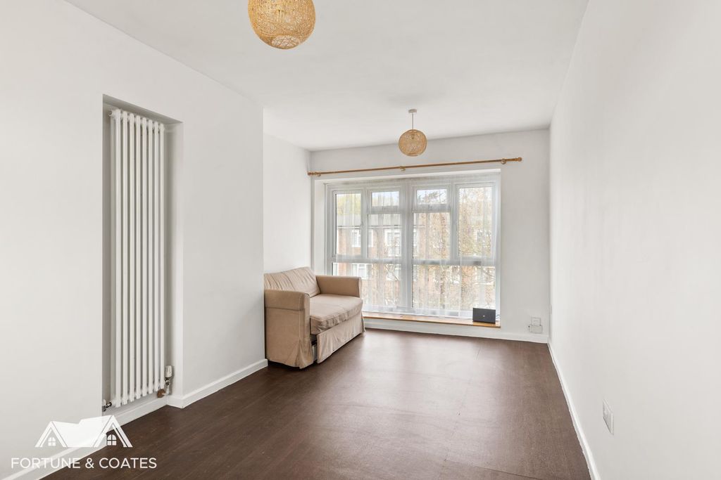 Property photo 2 of 11 Thehides_11.Jpg